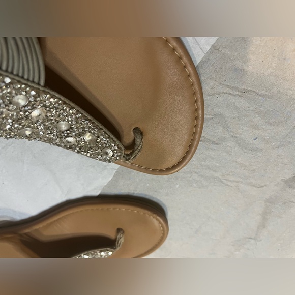 Torrid Grey Elastic T Strap Slingback Faux Suede Stretchy Bling Sandals Sz 10WW - Picture 11 of 14